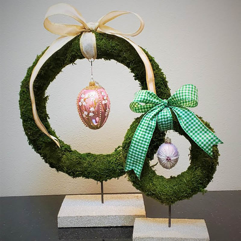 Easter Wreath Stand by Pixen